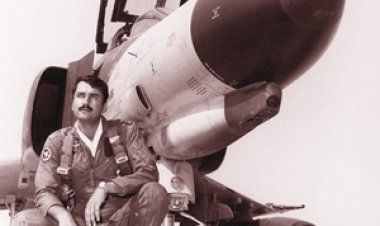 وقتی که استاد خلبان فانتوم با اف 5 پرواز کرد