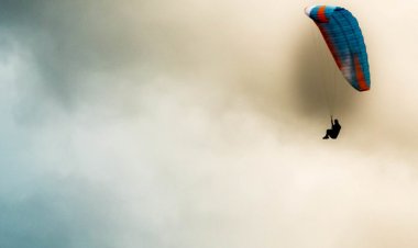 نحوه پرواز در آسمان با پاراگلایدر