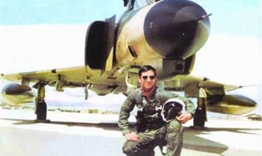 خلبان شهیدی که دوست داشت کفنش پرچم ایران باشد